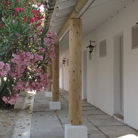 Cacharel Hotel 3*